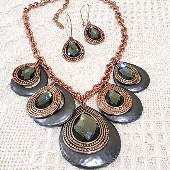 St Thomas Copper Gray Teardrop Rhinestone Statement Necklace Earrings Set - Picture 10 of 11